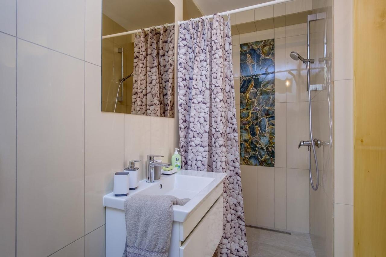 Elegant Apartment Iris Mali Lošinj Exterior foto