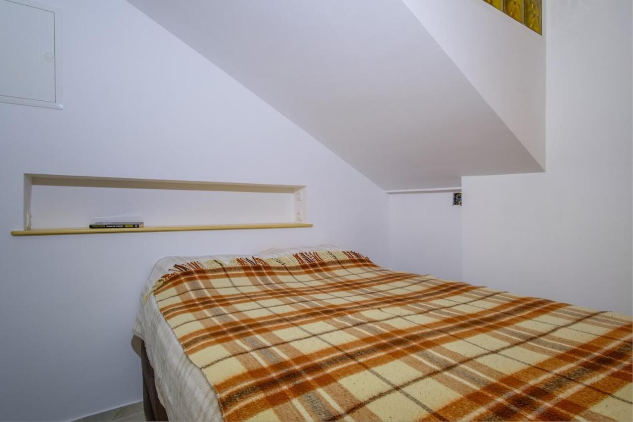 Elegant Apartment Iris Mali Lošinj Exterior foto